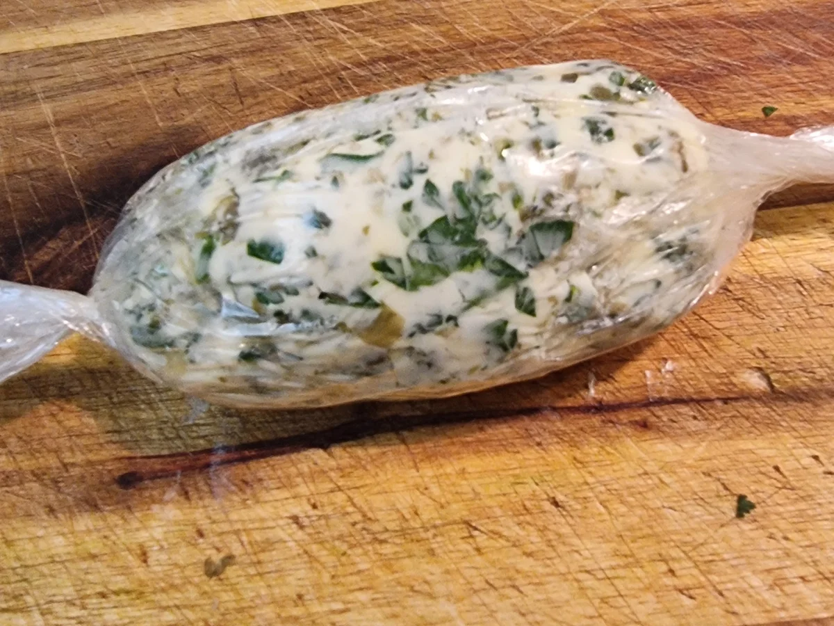 Rezept: Hüftsteaks mit Petersilien-Kapern-Butter und Pommes aus dem Ofen Bild Nr. 17125 Hüftsteaks mit Petersilien-Kapern-Butter und Pommes aus dem Ofen - Rezept - Bild Nr. 17125