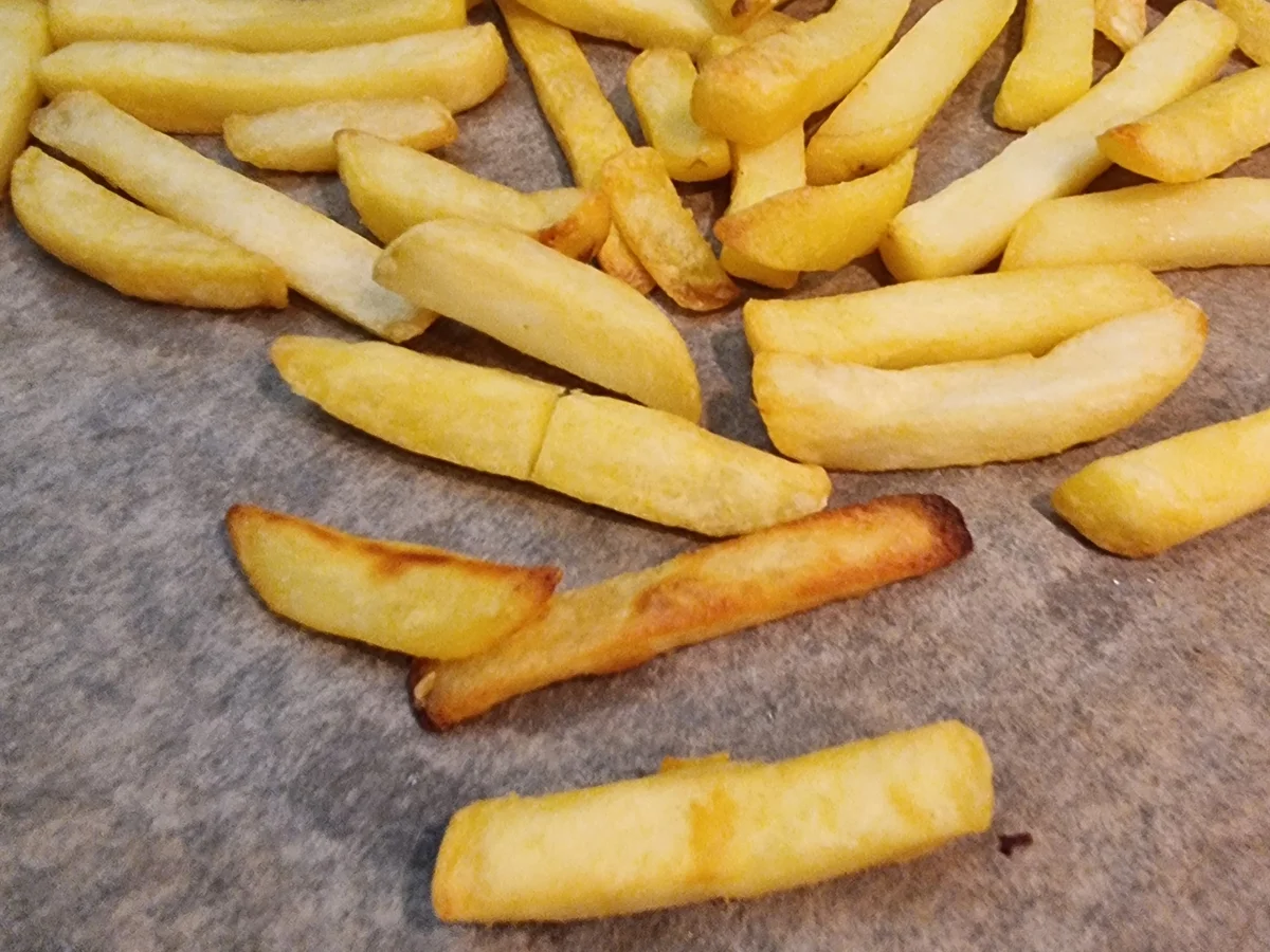 Rezept: Hüftsteaks mit Petersilien-Kapern-Butter und Pommes aus dem Ofen Bild Nr. 17127 Hüftsteaks mit Petersilien-Kapern-Butter und Pommes aus dem Ofen - Rezept - Bild Nr. 17127