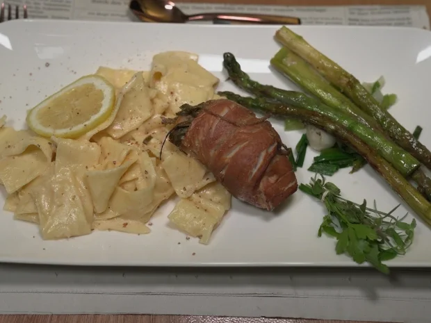 Zander mit Bandnudeln, Spargel und Zitronensoße - Rezept - Bild Nr. 17121