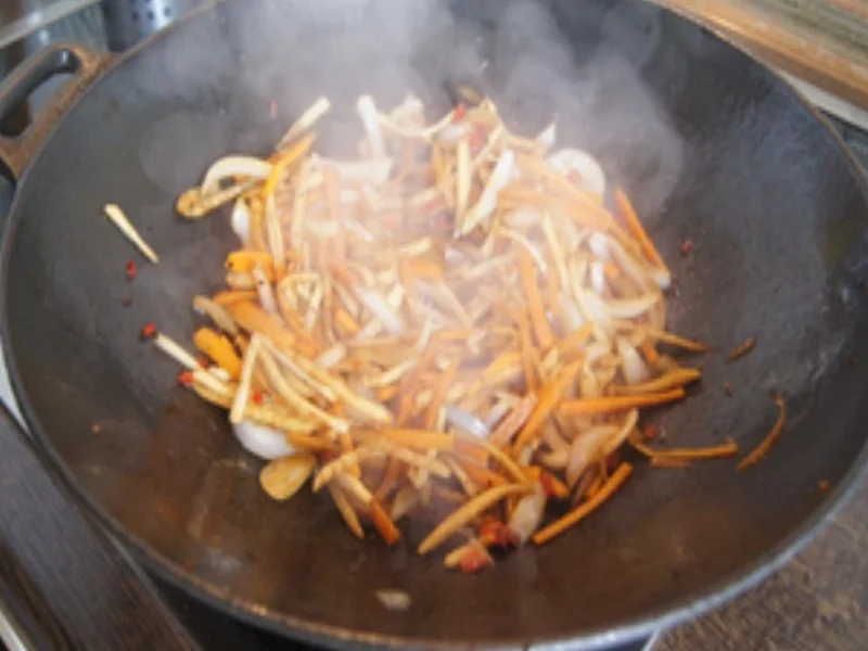 Rezept: Bratnudeln mit Rindfleisch Bild Nr. 18 Bratnudeln mit Rindfleisch - Rezept - Bild Nr. 18