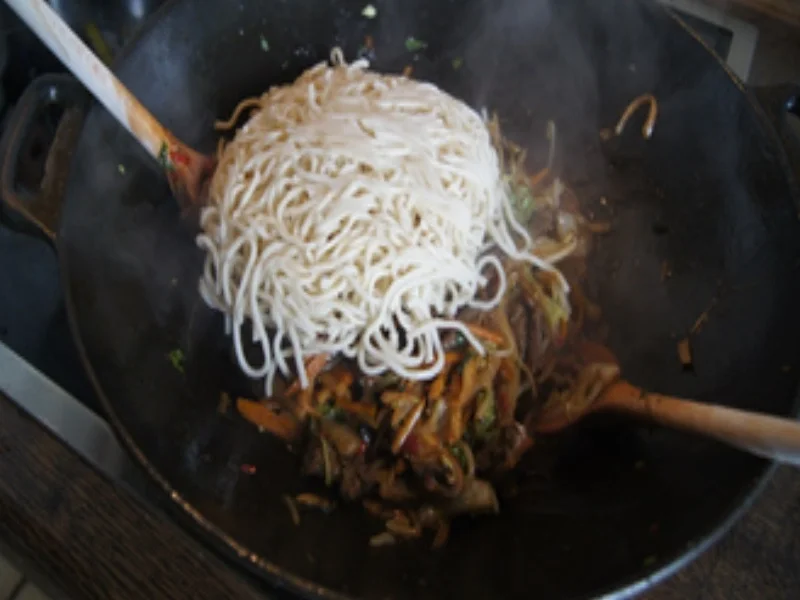 Rezept: Bratnudeln mit Rindfleisch Bild Nr. 25 Bratnudeln mit Rindfleisch - Rezept - Bild Nr. 25