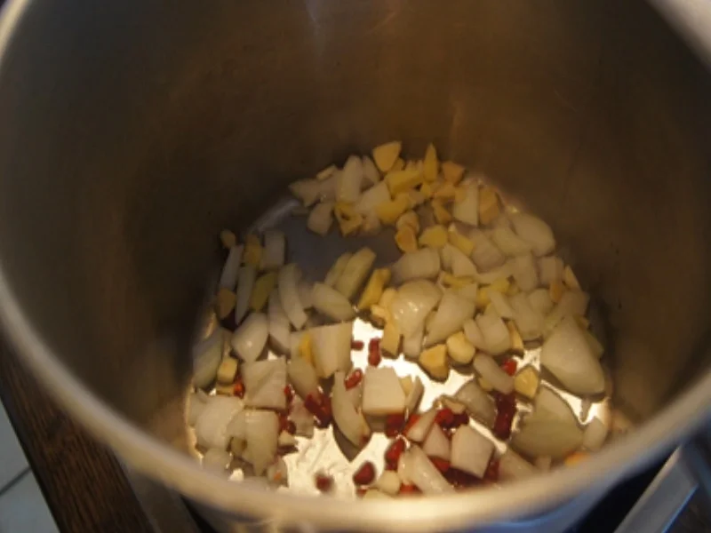 Herzhafte Kokos-Kürbis-Gemüse-Suppe mit Mettbällchen - Rezept - Bild Nr. 6