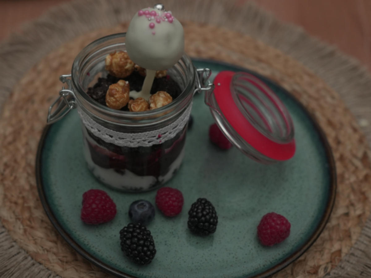 Kekscreme mit Schokolade und Beeren - Rezept - Bild Nr. 17129