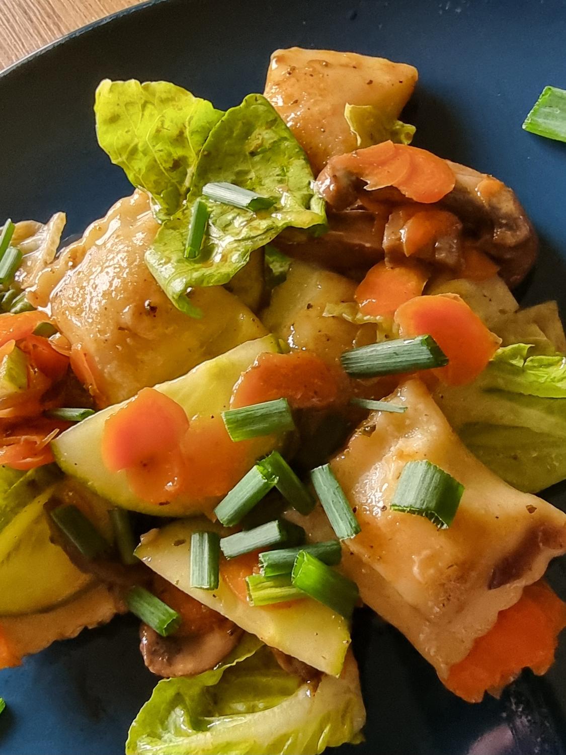 Veganer Maultaschen-Salat - Rezept mit Bild - kochbar.de
