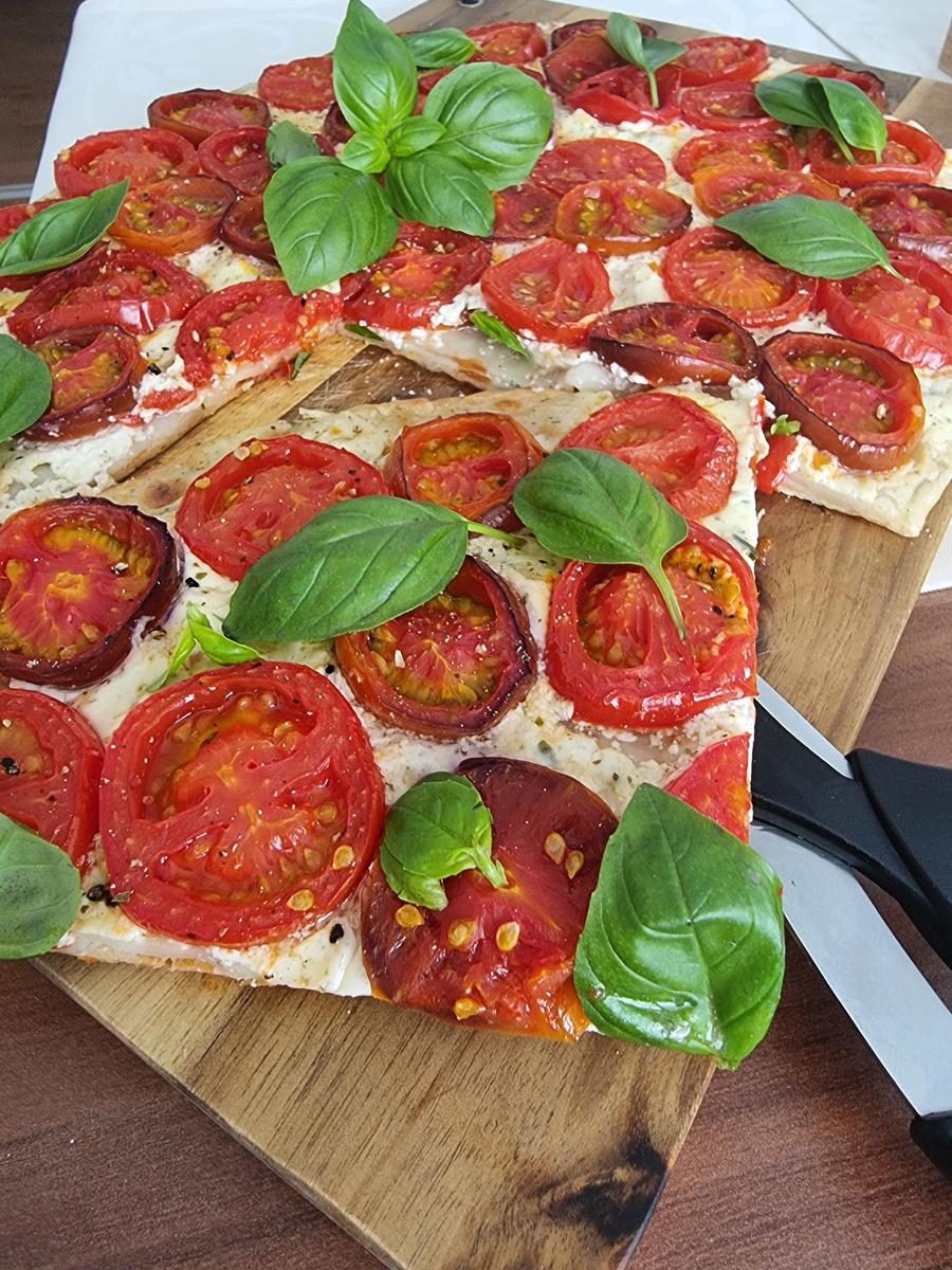 Flammkuchen mit Tomaten - Rezept - Bild Nr. 17148