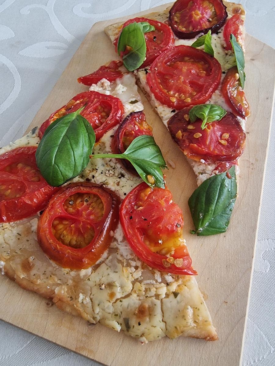 Flammkuchen mit Tomaten - Rezept - Bild Nr. 17149