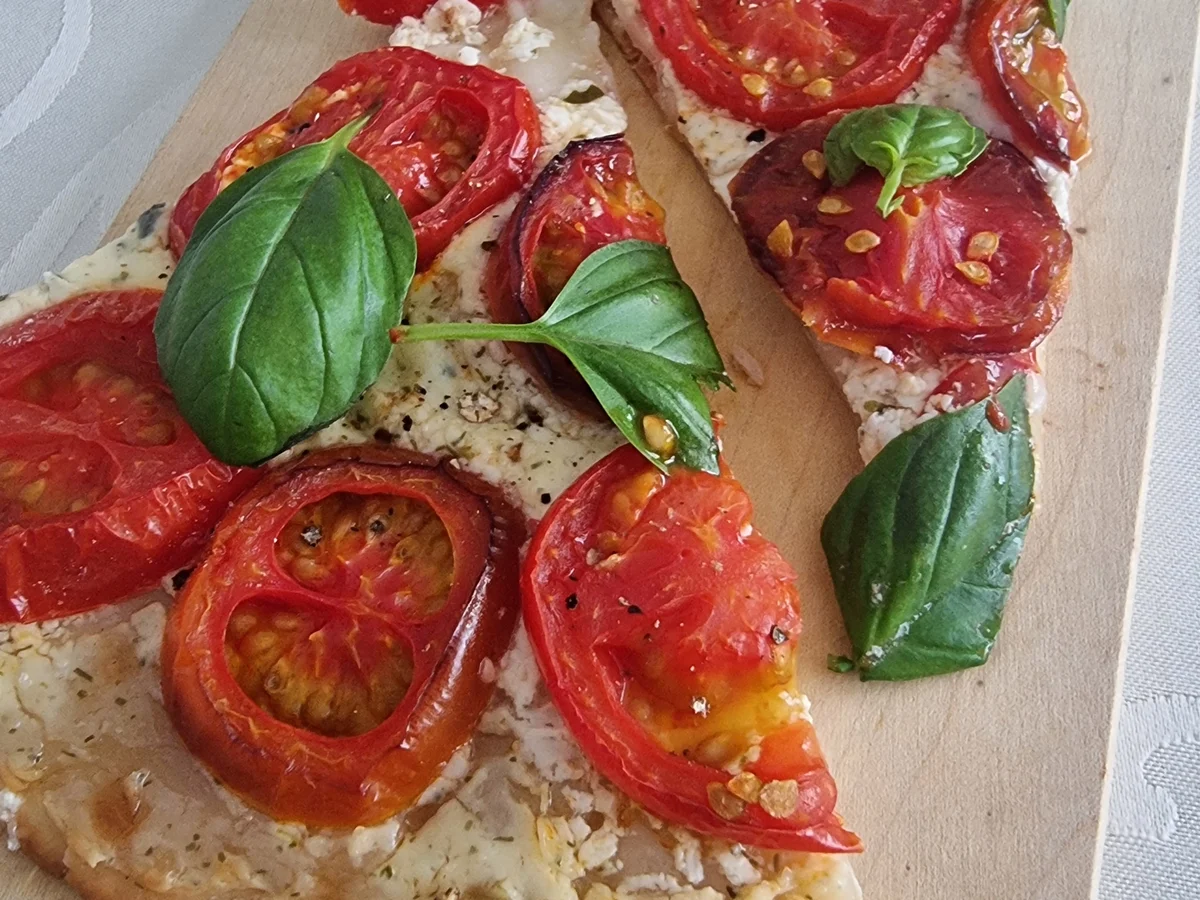 Flammkuchen mit Tomaten - Rezept - Bild Nr. 17149