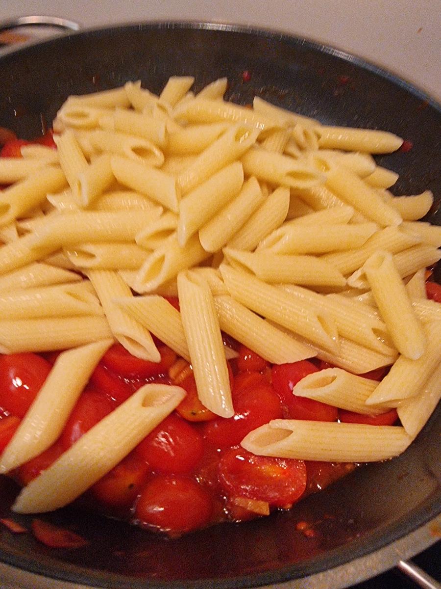 Penne Arrabiata mit Rucola - Rezept - Bild Nr. 17147