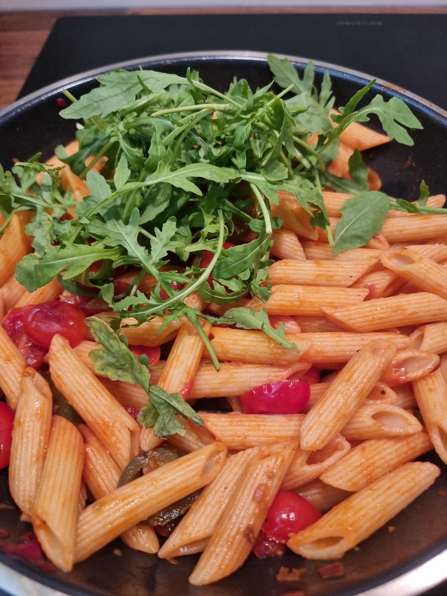 Penne Arrabiata mit Rucola - Rezept - Bild Nr. 17151