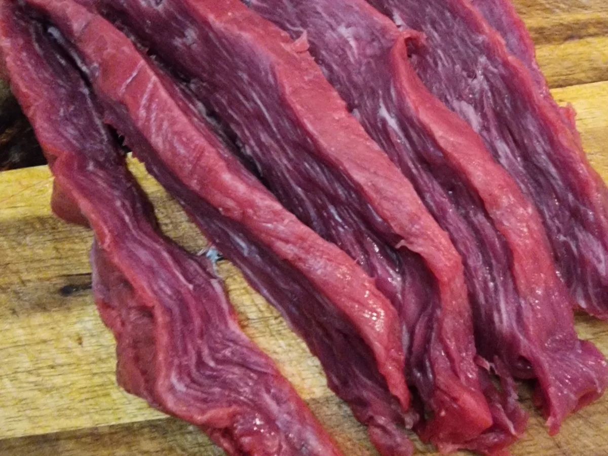 Bavette D Aloyau-Streifen mit Pflaumen und Kartoffel-Möhren-Stampf - Rezept - Bild Nr. 17141