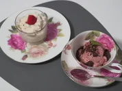 Herrencreme und Erdbeer-Basilikum-Eis mit Schokostreusel - Rezept - Bild Nr. 17137