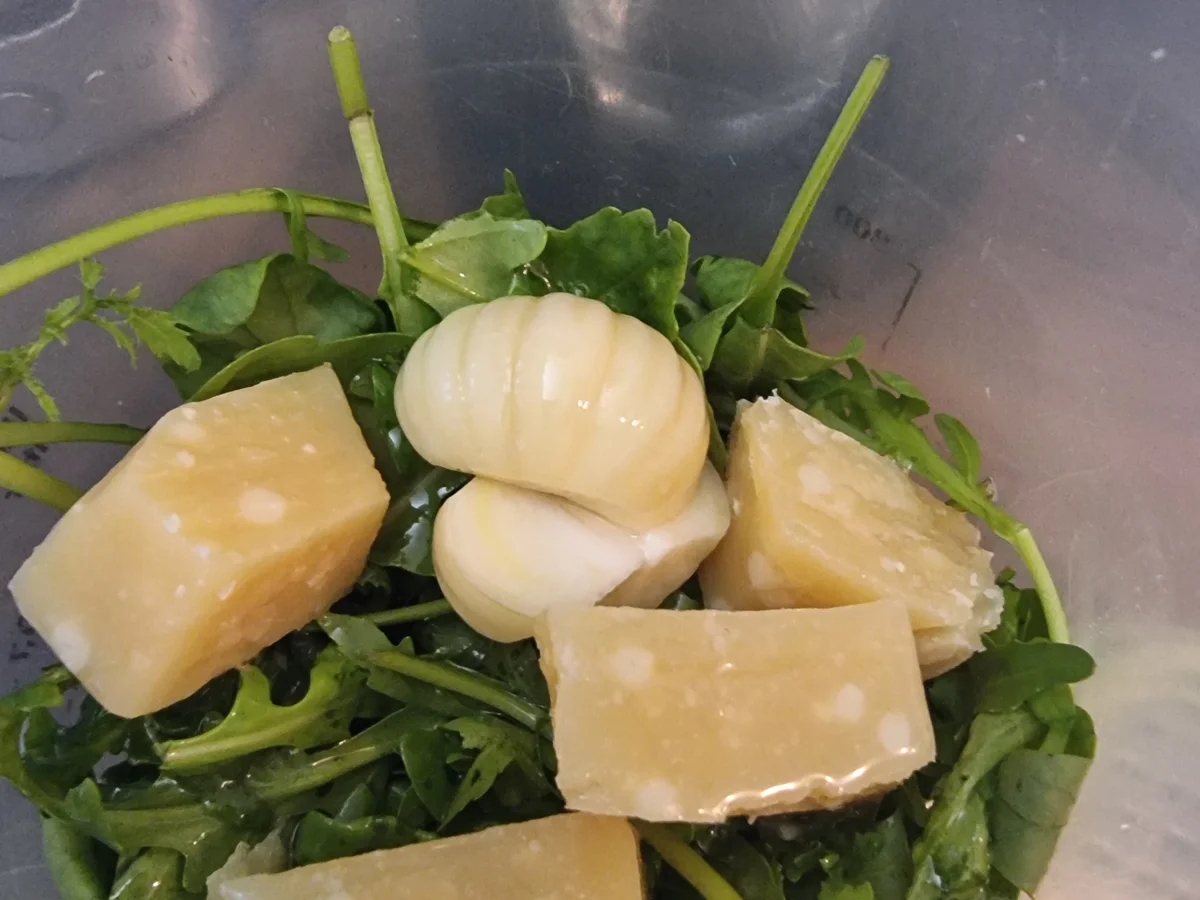 Nudeln mit Rucola-Basilikum-Pesto - Rezept - Bild Nr. 17138