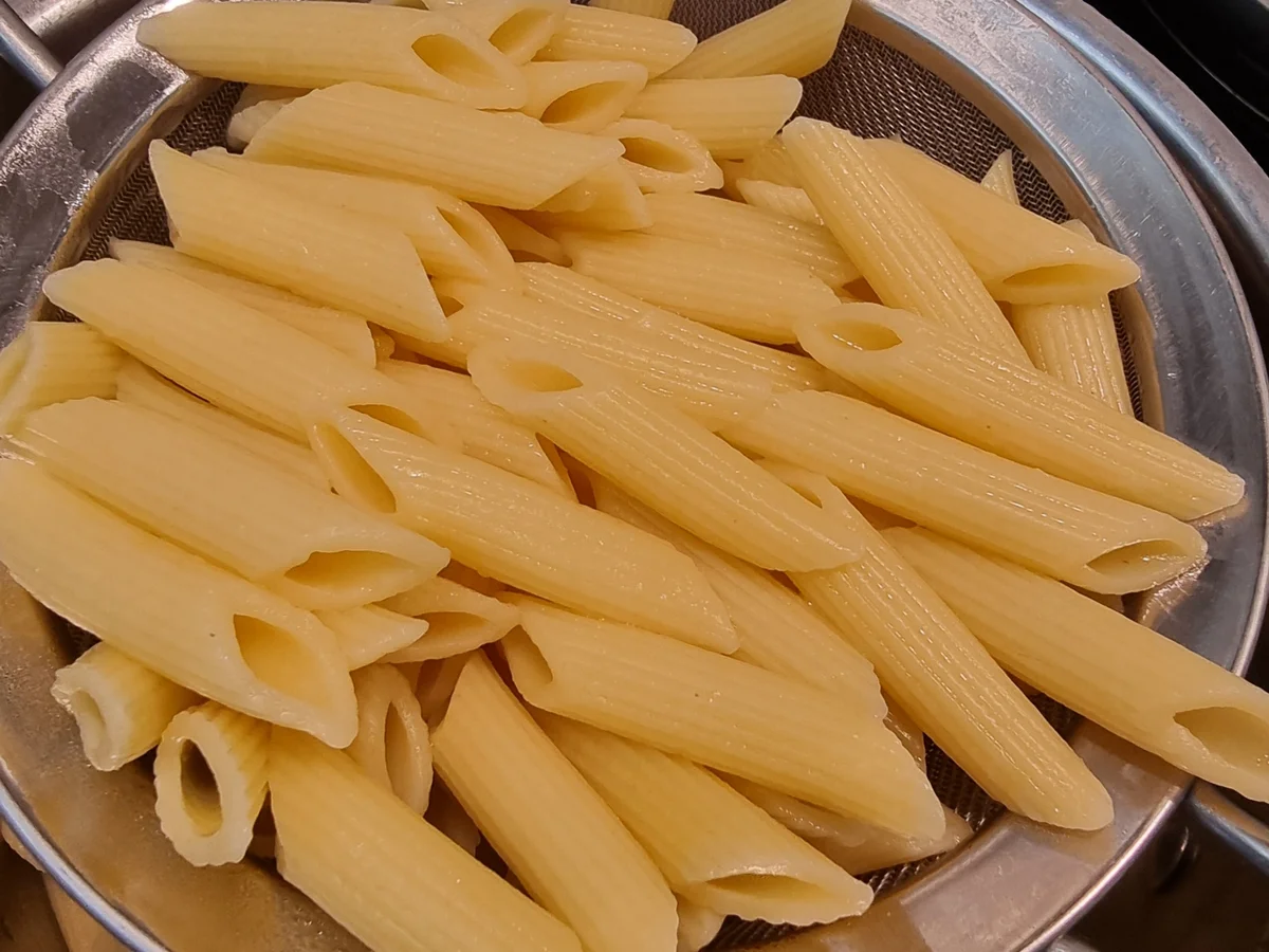 Nudeln mit Rucola-Basilikum-Pesto - Rezept - Bild Nr. 17144