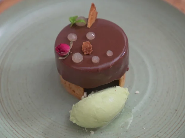 Rezept: Schokodessert mit Mandelhippe und Basilikumeis Bild Nr. 17137 Schokodessert mit Mandelhippe und Basilikumeis - Rezept - Bild Nr. 17137