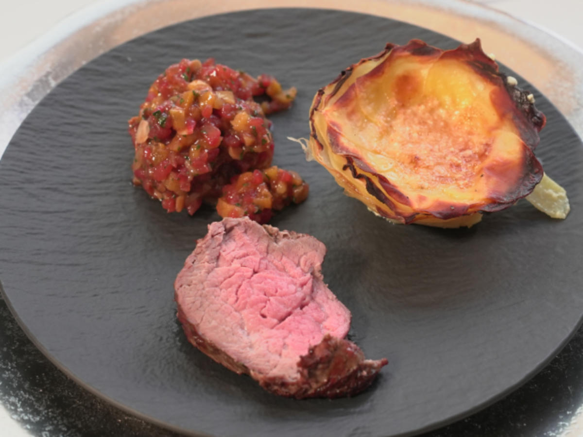 Rinderfilet mit Salsa und Kartoffel-Kohlrabi-Gratin - Rezept - Bild Nr. 17137