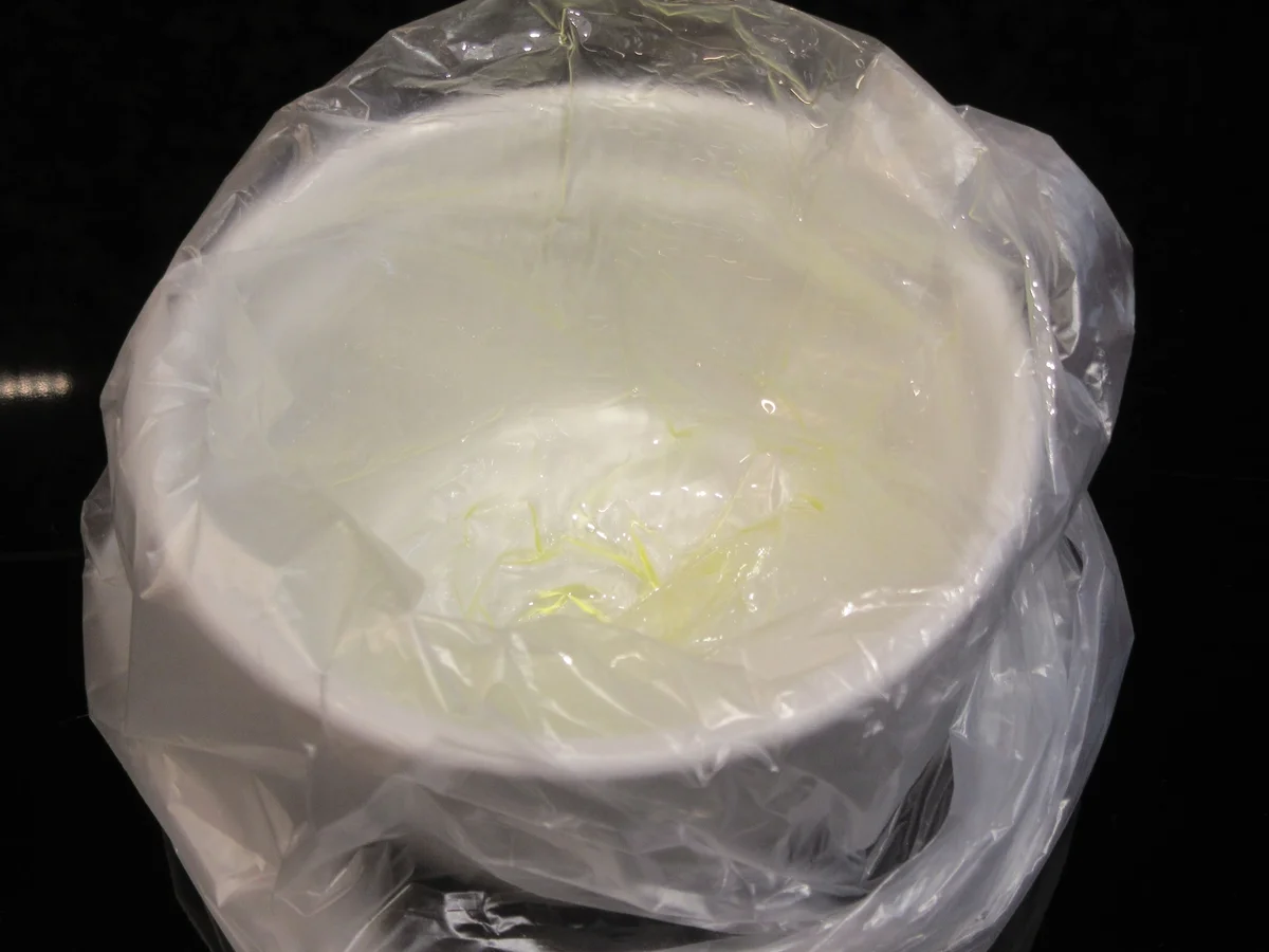 Rezept: Eier: Pochierte Eier auf Sardellensoße Bild Nr. 3 Eier: Pochierte Eier auf Sardellensoße - Rezept - Bild Nr. 3