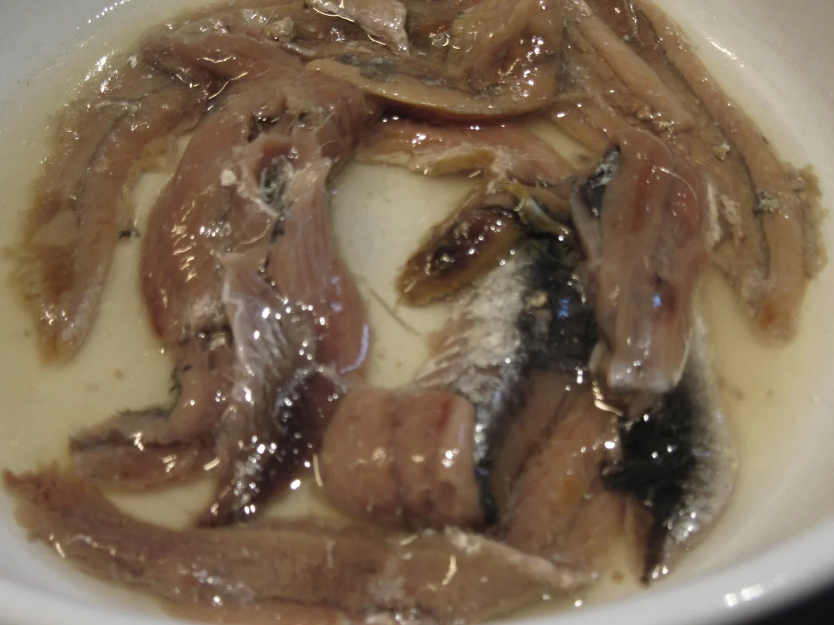 Rezept: Eier: Pochierte Eier auf Sardellensoße Bild Nr. 7 Eier: Pochierte Eier auf Sardellensoße - Rezept - Bild Nr. 7