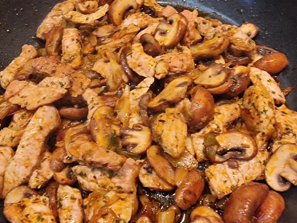 Rezept: Gyros-Nudelauflauf Bild Nr. 12 Gyros-Nudelauflauf - Rezept - Bild Nr. 12