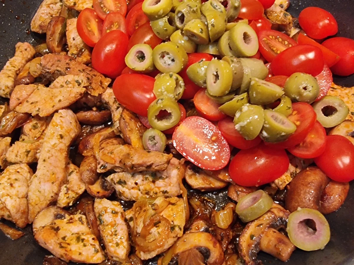 Rezept: Gyros-Nudelauflauf Bild Nr. 13 Gyros-Nudelauflauf - Rezept - Bild Nr. 13