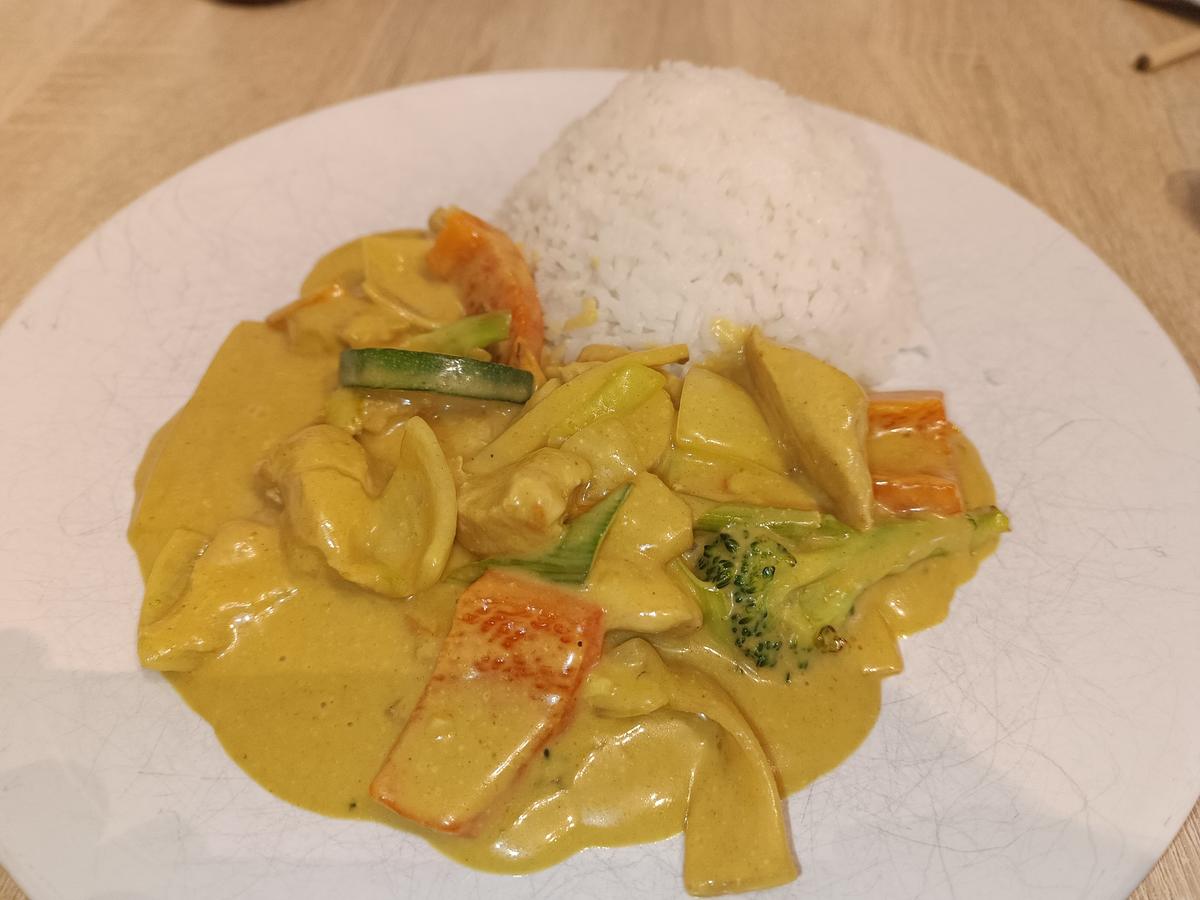 Hühnerfleich mit Currysauce - Rezept - Bild Nr. 2