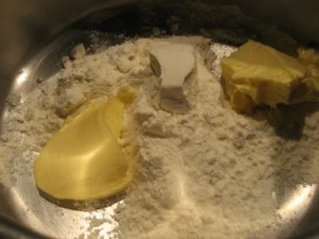 Semmelknödel mit Tomaten-Porree-Soße - Rezept - Bild Nr. 3