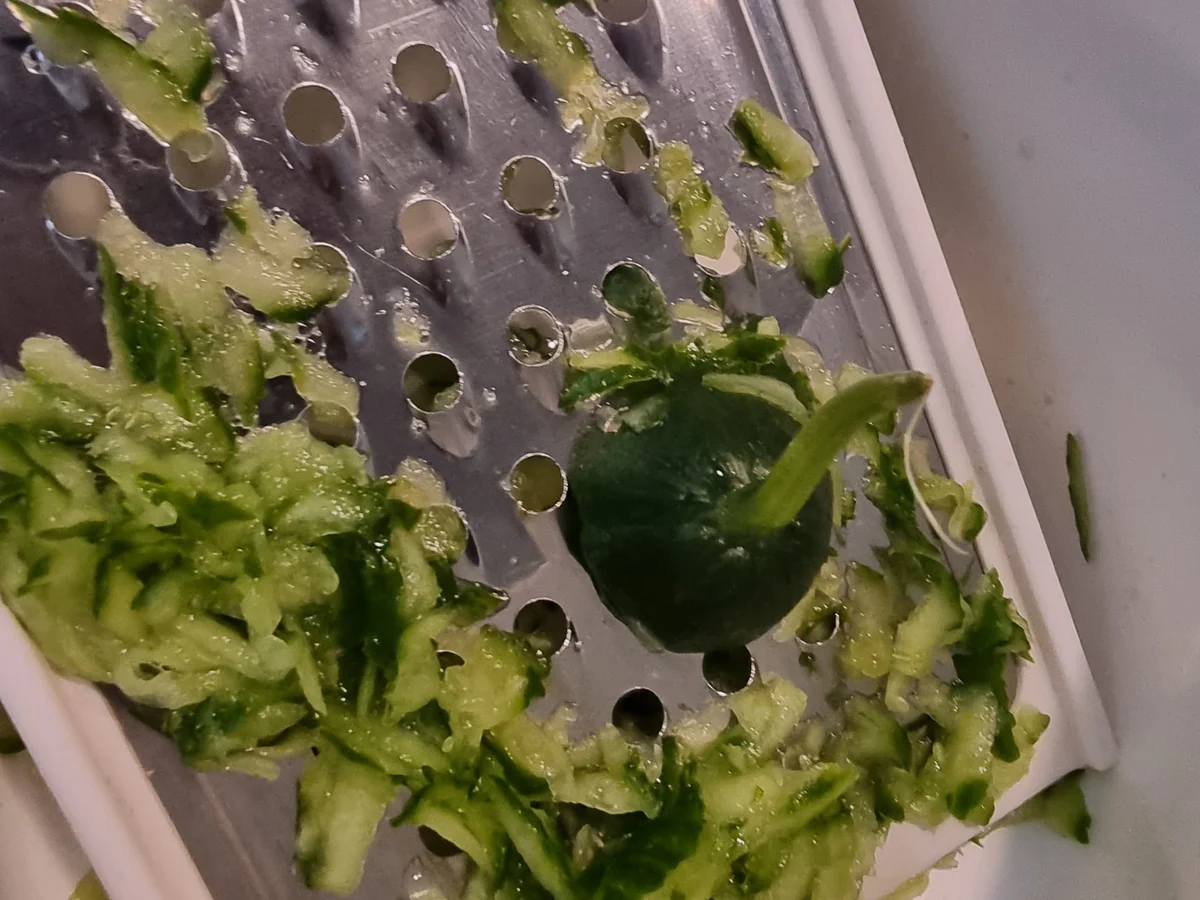 Zucchini-Feta-Taler mit Zaziki - Rezept - Bild Nr. 4