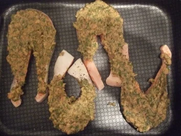 In Senf gebratener Lachs auf Spinatbett - Rezept