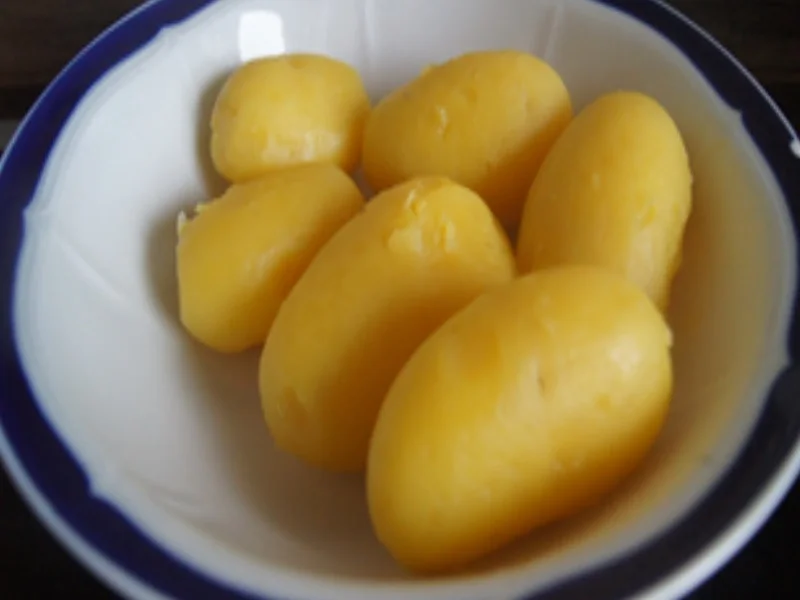 Rezept: Schweinskopfsülze mit herzhaften Bratkartoffeln Bild Nr. 5 Schweinskopfsülze mit herzhaften Bratkartoffeln - Rezept - Bild Nr. 5