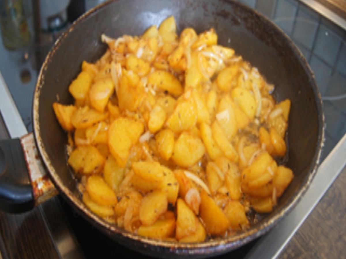 Schweinskopfsülze mit herzhaften Bratkartoffeln - Rezept - Bild Nr. 11