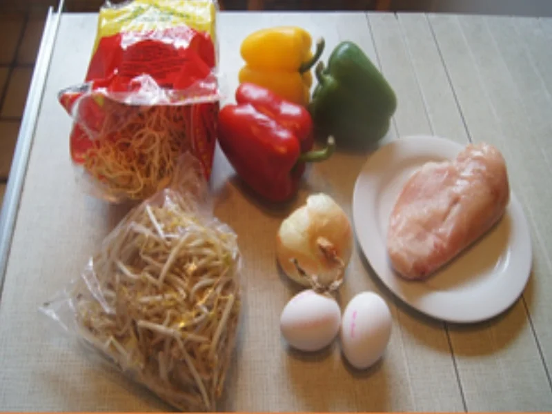 Rezept: Hähnchenbrustfilet mit Gemüsemix. Ei und Mie-Nudeln Bild Nr. 3 Hähnchenbrustfilet mit Gemüsemix. Ei und Mie-Nudeln - Rezept - Bild Nr. 3