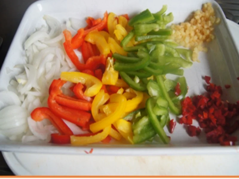 Rezept: Hähnchenbrustfilet mit Gemüsemix. Ei und Mie-Nudeln Bild Nr. 6 Hähnchenbrustfilet mit Gemüsemix. Ei und Mie-Nudeln - Rezept - Bild Nr. 6