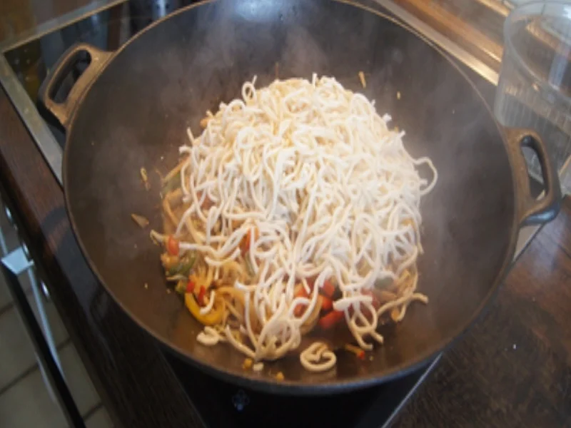 Rezept: Hähnchenbrustfilet mit Gemüsemix. Ei und Mie-Nudeln Bild Nr. 16 Hähnchenbrustfilet mit Gemüsemix. Ei und Mie-Nudeln - Rezept - Bild Nr. 16