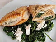 Blätterteig-Ecken gefüllt mit Spinat und Feta - Rezept - Bild Nr. 17140