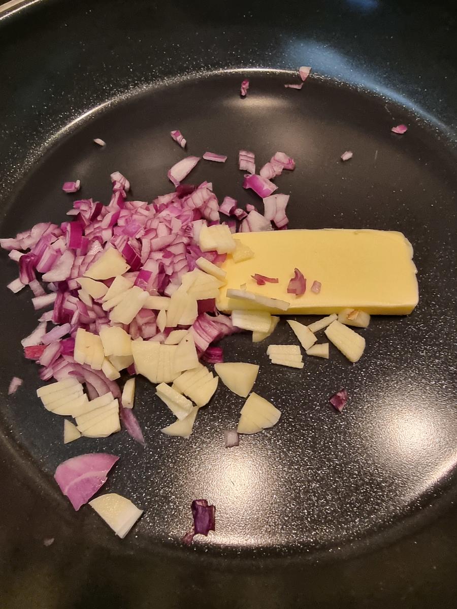 Blätterteig-Ecken gefüllt mit Spinat und Feta - Rezept - Bild Nr. 17144