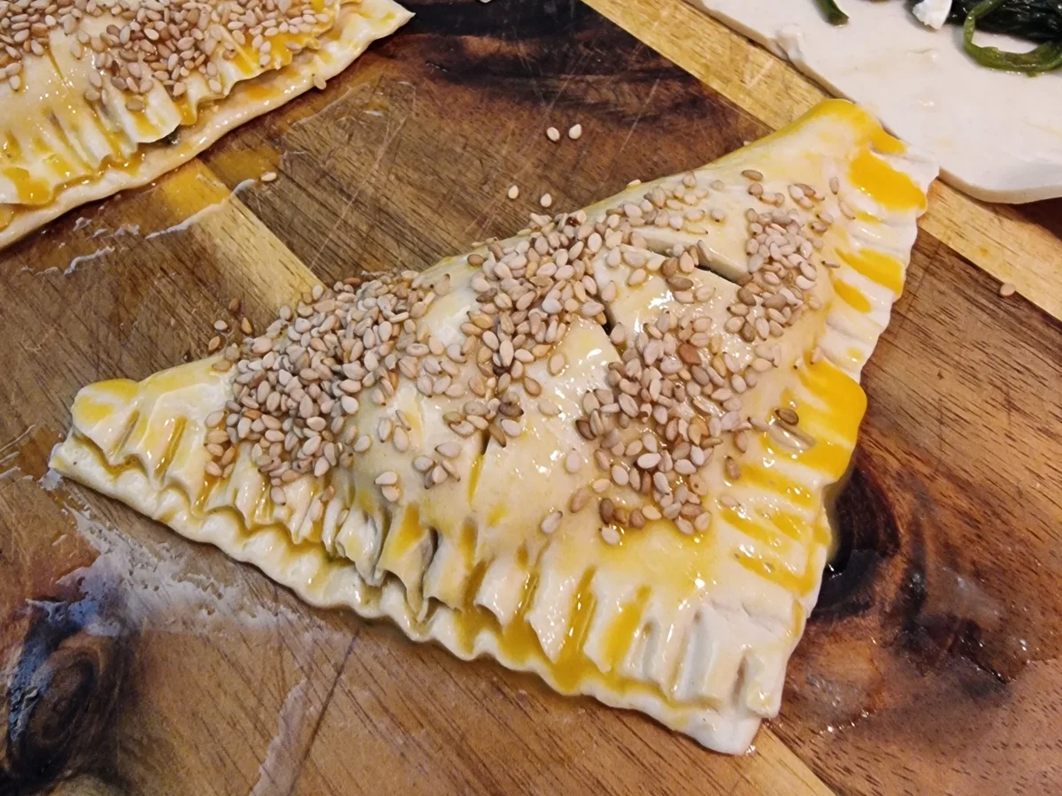 Rezept: Blätterteig-Ecken gefüllt mit Spinat und Feta Bild Nr. 17150 Blätterteig-Ecken gefüllt mit Spinat und Feta - Rezept - Bild Nr. 17150