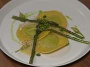 Rezept: Ricotta-Ravioli mit Spargel und Weißweinschaum Bild Nr. 17140 Ricotta-Ravioli mit Spargel und Weißweinschaum - Rezept - Bild Nr. 17140