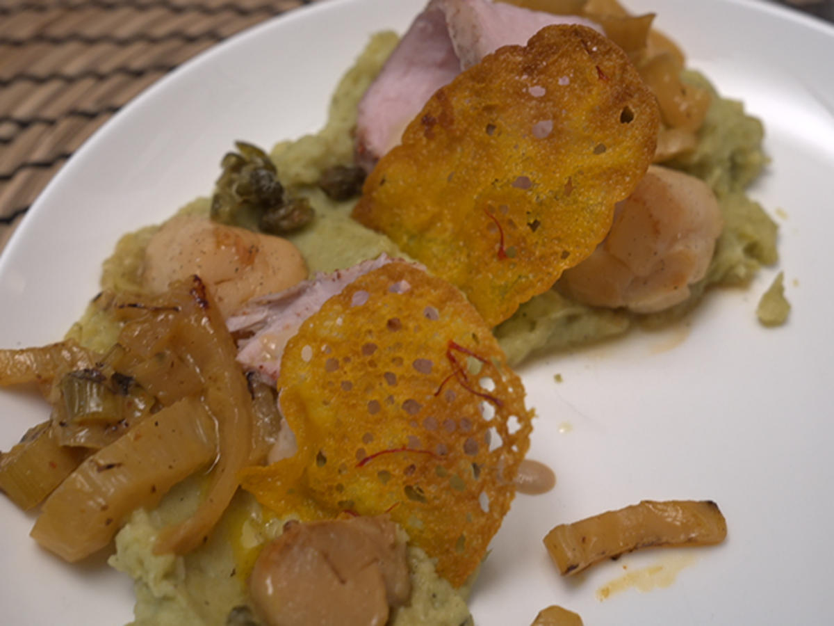 Kalb mit Jakobsmuschel, Kartoffel Porree Püree und gebratenem Fenchel ...