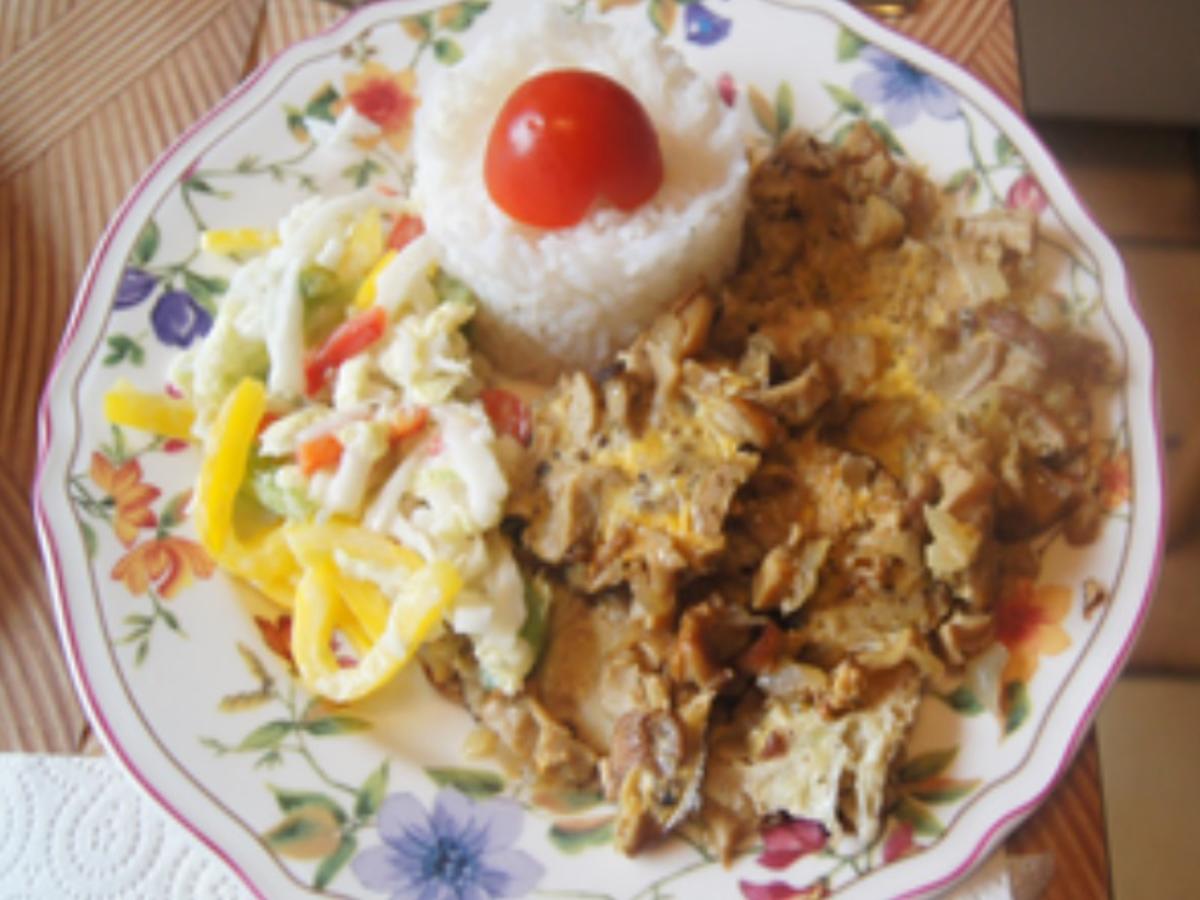 Omelett mit Steinpilzen, Paprika-Chinakohl-Salat und Jasmin-Reis - Rezept - Bild Nr. 2