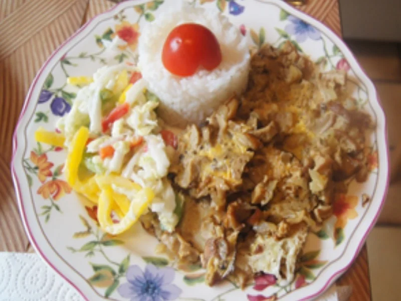 Omelett mit Steinpilzen, Paprika-Chinakohl-Salat und Jasmin-Reis - Rezept - Bild Nr. 2