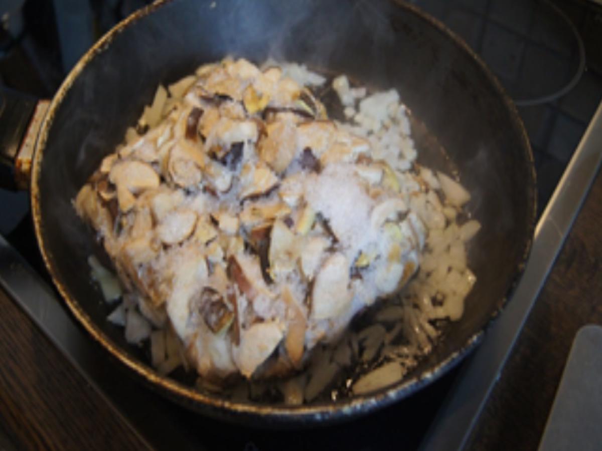 Omelett mit Steinpilzen, Paprika-Chinakohl-Salat und Jasmin-Reis - Rezept - Bild Nr. 5