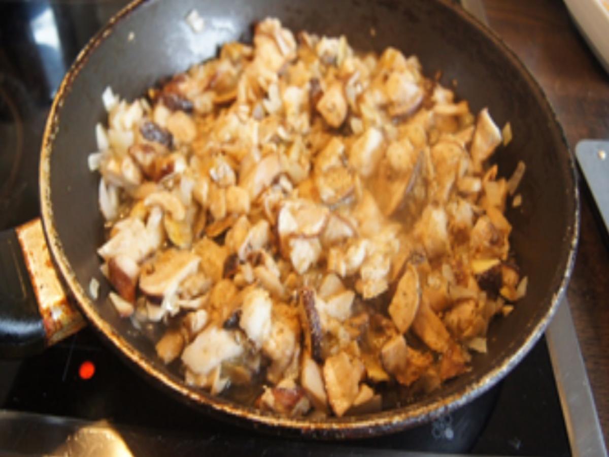 Omelett mit Steinpilzen, Paprika-Chinakohl-Salat und Jasmin-Reis - Rezept - Bild Nr. 6