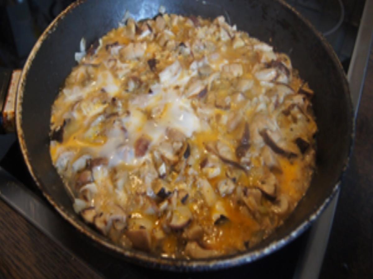 Omelett mit Steinpilzen, Paprika-Chinakohl-Salat und Jasmin-Reis - Rezept - Bild Nr. 7
