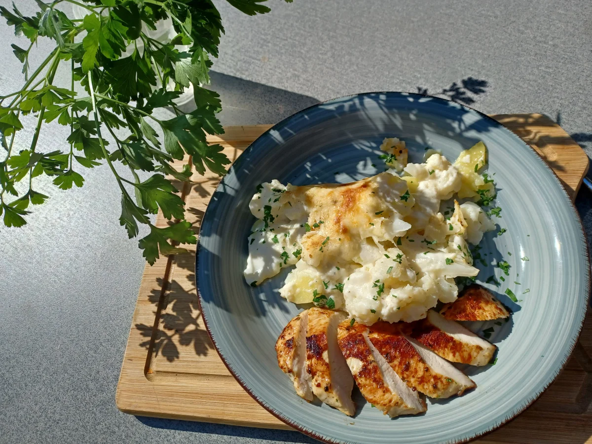 Rezept: Kartoffelauflauf mit Blumenkohl Bild Nr. 2 Kartoffelauflauf mit Blumenkohl - Rezept - Bild Nr. 2