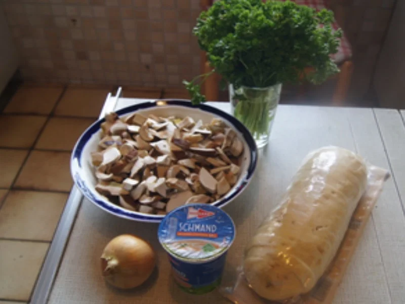 Böhmische Knödel mit Rahm-Steinpilzen - Rezept - Bild Nr. 4