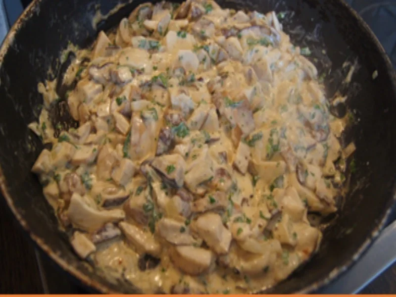 Böhmische Knödel mit Rahm-Steinpilzen - Rezept - Bild Nr. 11