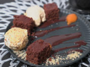 Sacher Schokokuchen mit Eismarillenknödel und Schokosauce - Rezept - Bild Nr. 17143