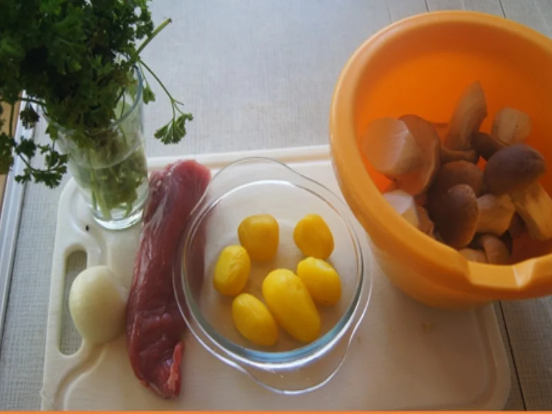 Rezept: Steinpilz-Schweinefilet-Bratkartoffel-Pfanne Bild Nr. 5 Steinpilz-Schweinefilet-Bratkartoffel-Pfanne - Rezept - Bild Nr. 5