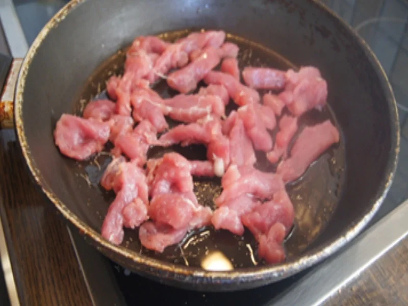 Rezept: Steinpilz-Schweinefilet-Bratkartoffel-Pfanne Bild Nr. 8 Steinpilz-Schweinefilet-Bratkartoffel-Pfanne - Rezept - Bild Nr. 8