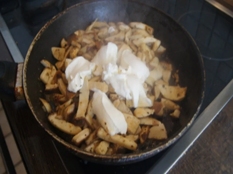 Rezept: Steinpilz-Schweinefilet-Bratkartoffel-Pfanne Bild Nr. 14 Steinpilz-Schweinefilet-Bratkartoffel-Pfanne - Rezept - Bild Nr. 14