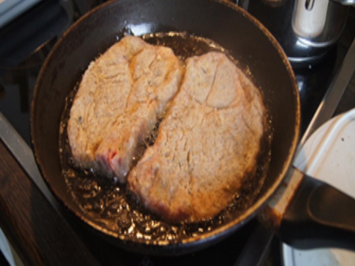 Paniertes-Nackenkotelett mit Butter-Erbsen und Möhren-Kartoffel-Stampf - Rezept - Bild Nr. 17147